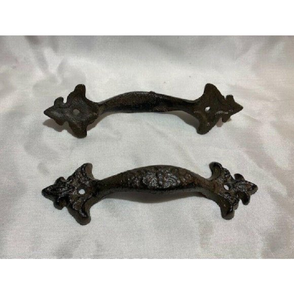 Set of Two (2) Cast Iron 6 1/2" long Fleur-De-Lis Door Gate Handles 0184-0040 - Picture 3 of 11